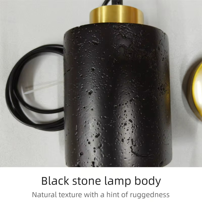 Minimalistische Wabi-Sabi Pendelleuchte Ceropegia aus Stein und Metall in Schwarz und Gold/Messing für Schlafzimmer und Bar - Bild 4