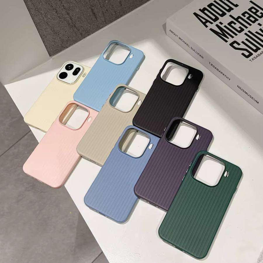 Stoßfeste Magnet-Schutzhülle mit 3D-Streifen-Design für OPPO Find X9 Pro in Weiß, unterstützt kabelloses Laden - Bild 2