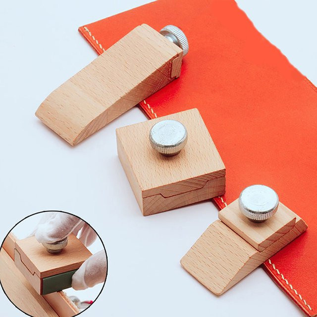 Handgefertigter Lederkanten-Schleifblock aus Sandelholz in Braun für dein DIY-Lederhandwerk - Bild 1