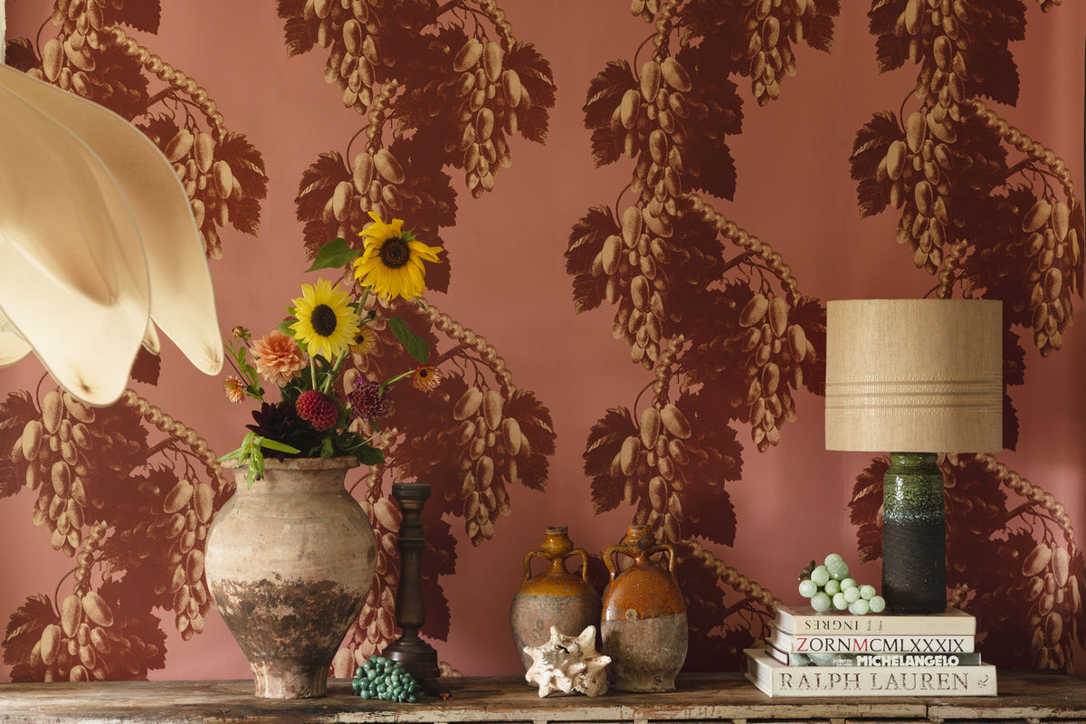 Studio Lisa Bengtsson Tapete Pink Pearl 1713 in Pink mit floralem Design und botanischem Muster aus Vlies - Bild 2