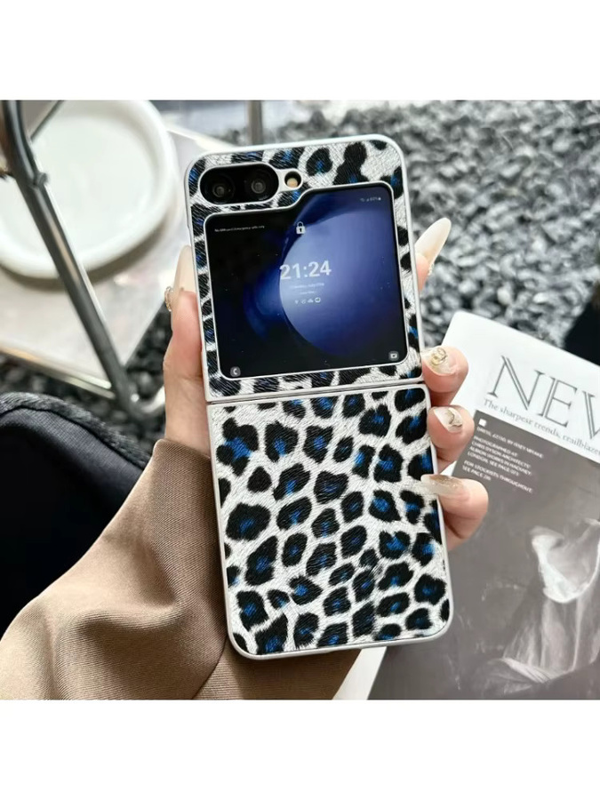 Schutzhülle aus PU-Leder mit Leopardenmuster und silbernem Rand für Samsung Galaxy Z Flip 7, 6, 5, 4, 3 in Weiß und Multicolour - Bild 6