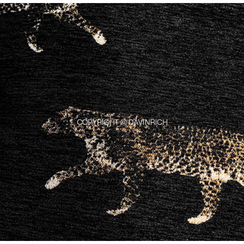 DAVINRICH Lendenkissenbezug Panthera Jacquard in Gold und Schwarz mit Chenille und Kunstfell-Dekor - Bild 3