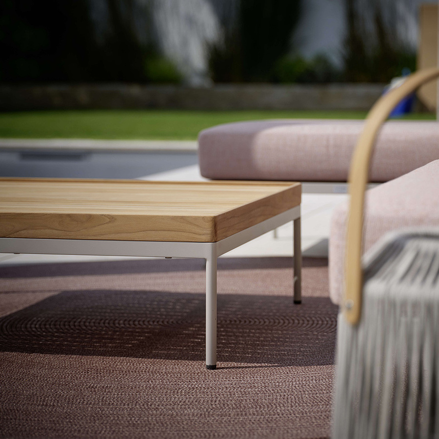 Beistelltisch Coco von Stern aus Aluminium und FSC-zertifiziertem Teakholz in Greige, B/T/H: 80 x 80 x 40 cm - Bild 2