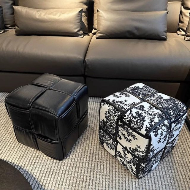 LIUSHADUOLA Polsterhocker Cube in Schwarz aus Kunstleder - Bild 1