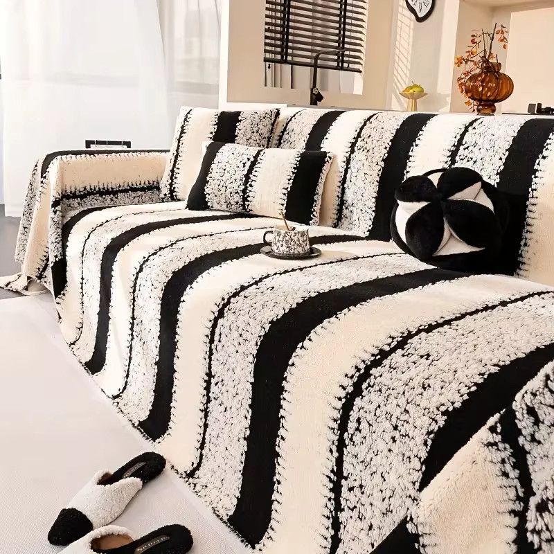 Böhmisches Jacquard-Sofahandtuch aus warmem Plüsch in Schwarz-Weiß gestreift - Bild 2
