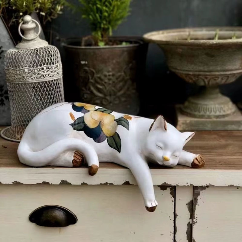 Schlafende Katze Gartenstatue aus Kunstharz in Weiß für deine Außen-Dekoration - Bild 2