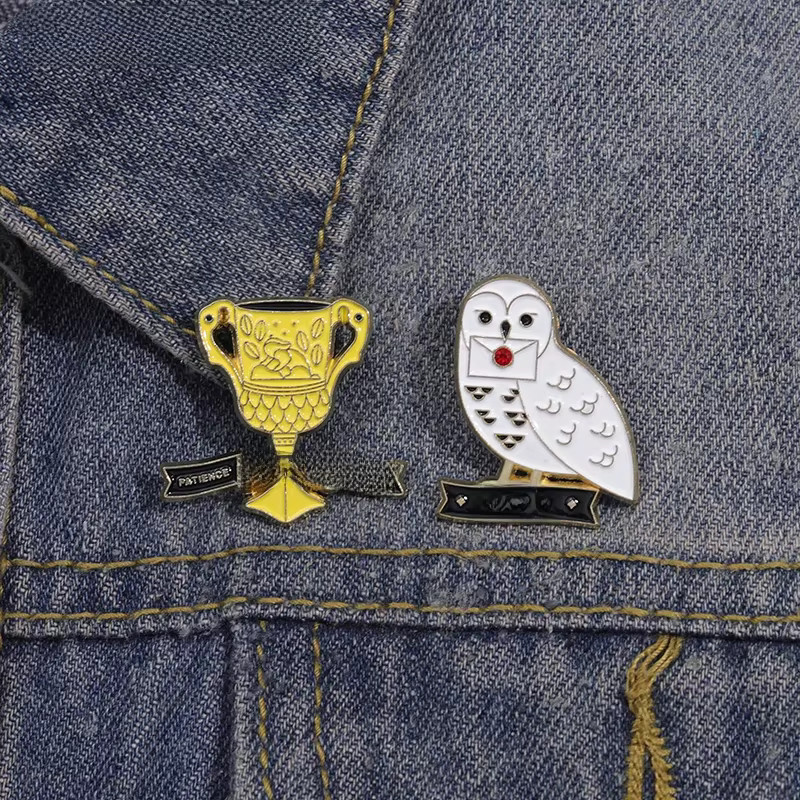 QIHE JEWELRY Brosche Emaille, Anime, DoveTrophy - Bild 3