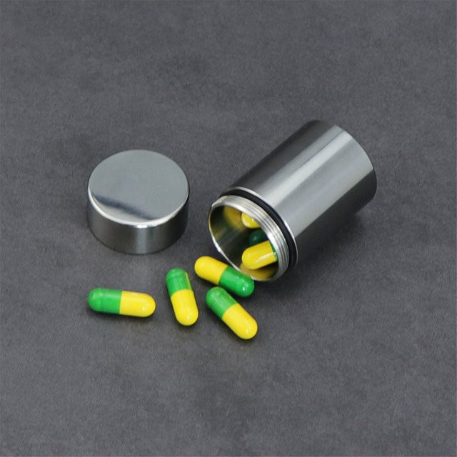 JCSYFAC Mini Pill Organizer Box aus Edelstahl in Silber, luftdichte und auslaufsichere Aufbewahrungsdose für Tee und Kräuter - Bild 1