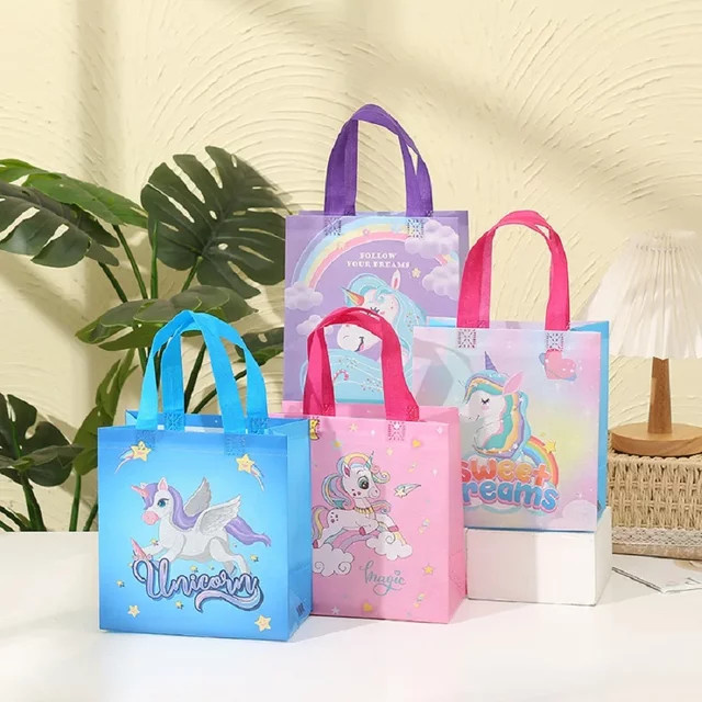 4er Set Einhorn Geschenktüten aus Vlies für Süßigkeiten und Snacks als Partydeko für Kindergeburtstage - Bild 1