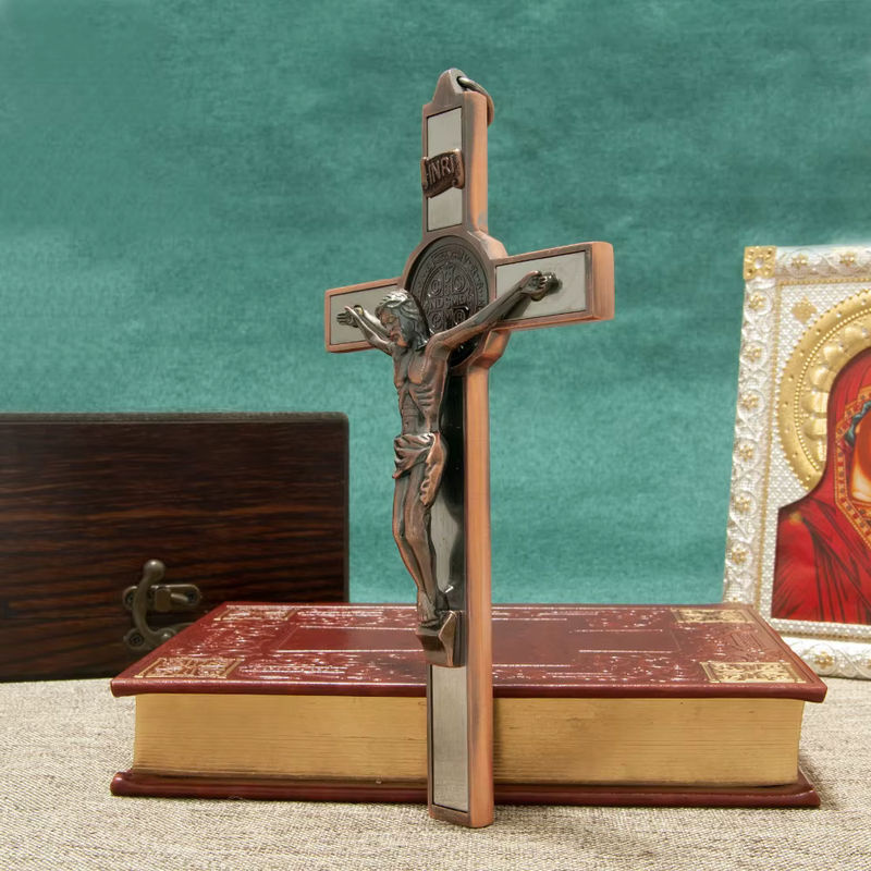 HTISOK Katholisches Kreuz aus Zinklegierung in Silber mit St. Benedikt-Medaille und INRI als religiöse Wanddekoration - Bild 3