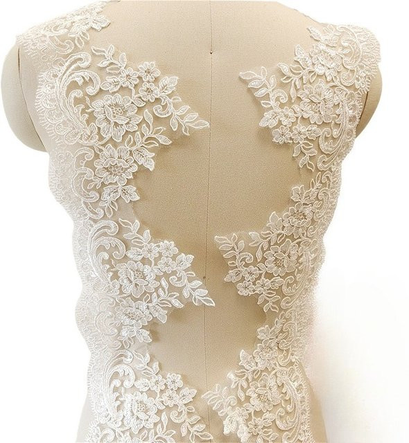 Weiße Rayon-Blumenbordüre Spitzenborte von R SMEALE für Hochzeitsschleier, Vorhänge und Kleidung - Bild 1