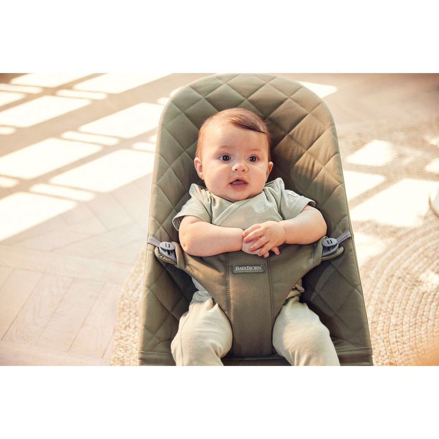 Babybjörn Bundle Babywippe Bliss aus Baumwollmix mit Spielbogen in Grau und Grün - Bild 2
