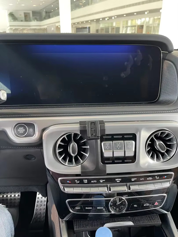 Smartphone Halterung mit kabelloser Ladefunktion für Mercedes Benz G Klasse W463 (2019-2022), Farbe: Schwarz - Bild 6