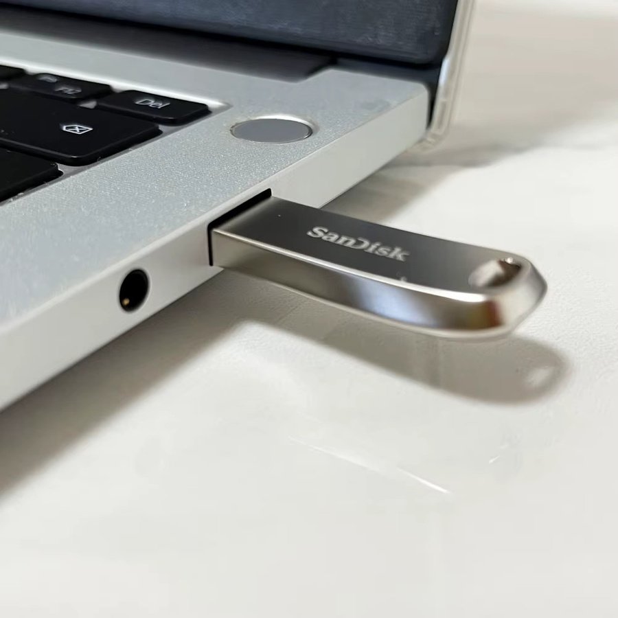 SanDisk Ultra Luxe USB 3.2 Flash Drive USB-A Silber - Bild 4