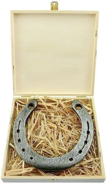Individuell graviertes Hufeisen von 4you Design in Grau aus Holz und Metall - Bild 1