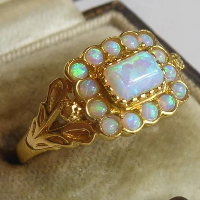 Ring für Damen, Imitationsopal, goldene Farbe - Bild 1