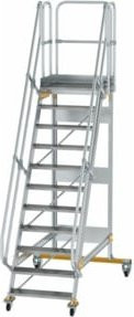 Günzburger Aluminium-Plattformtreppe fahrbar mit 11 Stufen in Silber