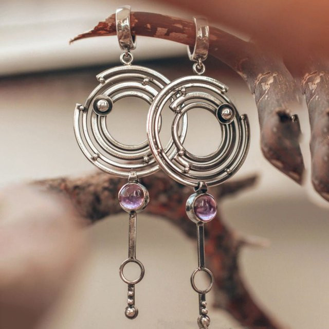 Ohrringe, Silber Farbe, Metall, Geometrische Spirale, Lila Steine, Damen - Bild 1