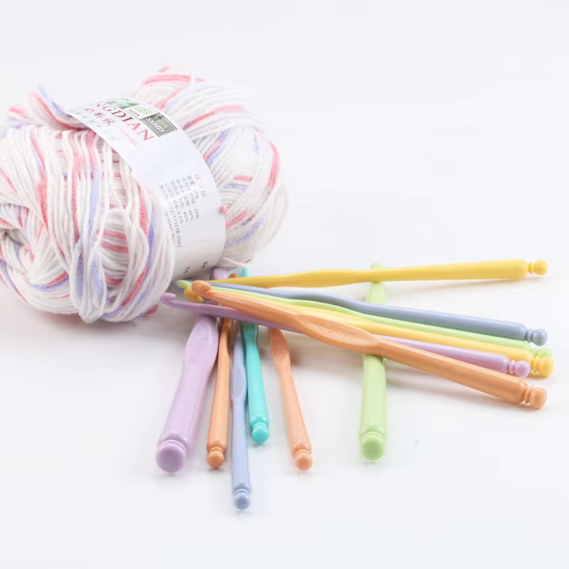 RLJLIVES Häkelnadeln Set mit Kunststoffgriff, 12-teiliges DIY-Kit zum Stricken und Weben, Multicolour - Bild 1