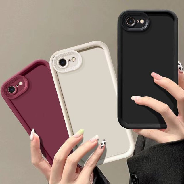 Stoßfeste Handyhülle mit matter Rückseite und angenehmem Hautgefühl für Apple iPhone 5, 6, 6S, 7, 8 Plus und iPhone SE (2015, SE2, SE3) in Schwarz und Rot - Bild 1