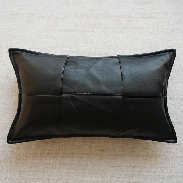 Luxus Kissenbezug von JMG Clothing in Schwarz mit Streifenmuster, B/B: 45 x 45 cm - Bild 1