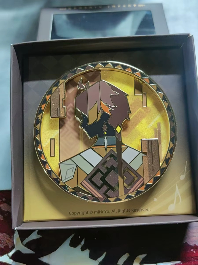 Mihoyo Abzeichen, rotierendes Metallabzeichen, Unisex - Bild 2