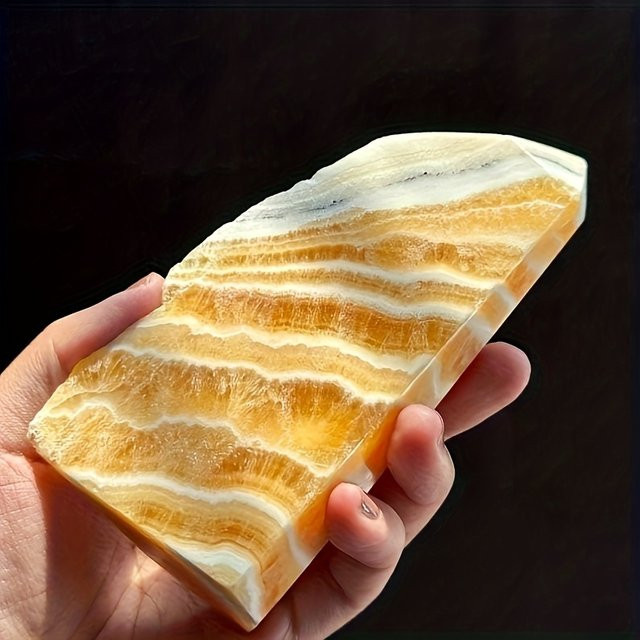CRYSTALHOLA Orangen-Calcit-Kristallprobe – Selbststehender böhmischer Mineralkristall in Orange - Bild 1