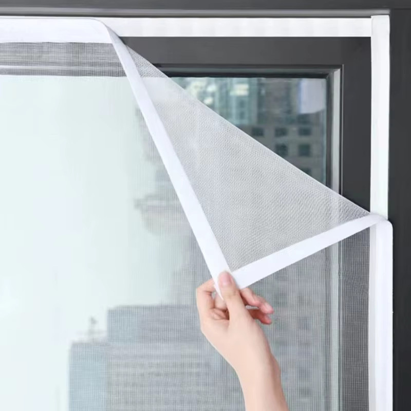 Selbstklebendes Anti-Mücken-Fensternetz von LOVRTRAVEL in Weiß als Insektenschutz für Fenster und Türen - Bild 2