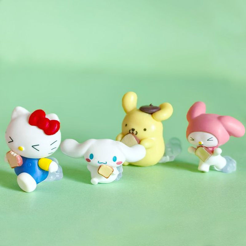 Sanrio Blind Box Sammelfiguren Hello Kitty und Cinnamoroll mit Brot als Schreibtisch-Dekoration und Auto-Ornament aus Kunststoff, mehrfarbig - Bild 1