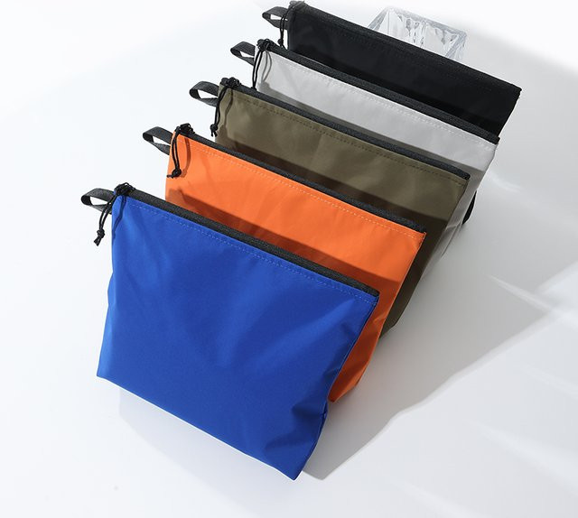 Wasserdichte und faltbare Kulturbeutel-Tasche für Outdoor, Reise und Kosmetik in Grün - Bild 1