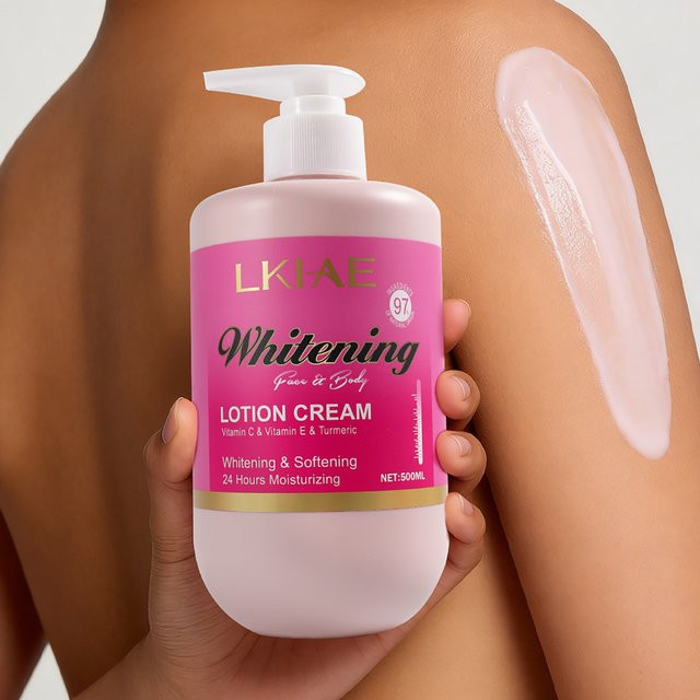 LKIAE Aufhellende Körperlotion, Vitamin C, Vitamin E, Kurkuma, 500 ml - Bild 1