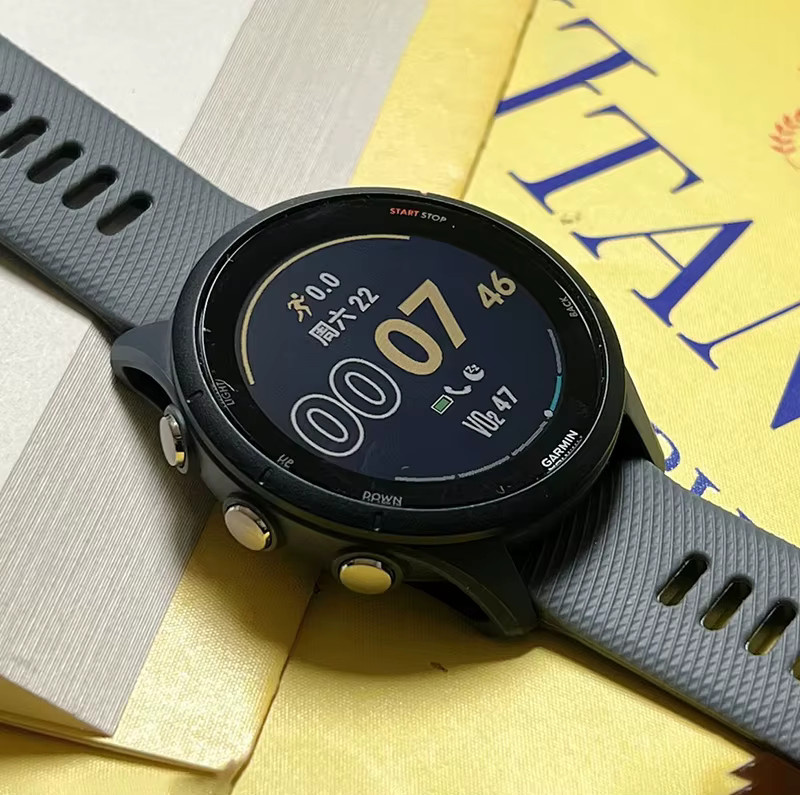 Garmin Forerunner 255 Sport Smartwatch in Grau mit 1,3 Zoll Farbbildschirm, NFC, Bluetooth und WLAN, wasserdicht bis 5 ATM - Bild 4