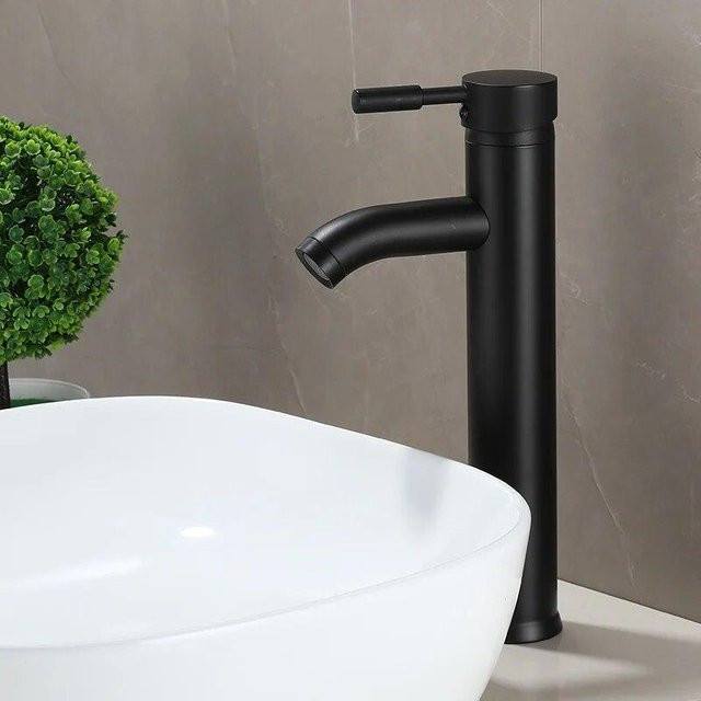 Yiran Furniture Waschtischarmatur aus Edelstahl in Matt Schwarz, Einhebelmischer für das Badezimmer mit Heiß- und Kaltwasserfunktion - Bild 1