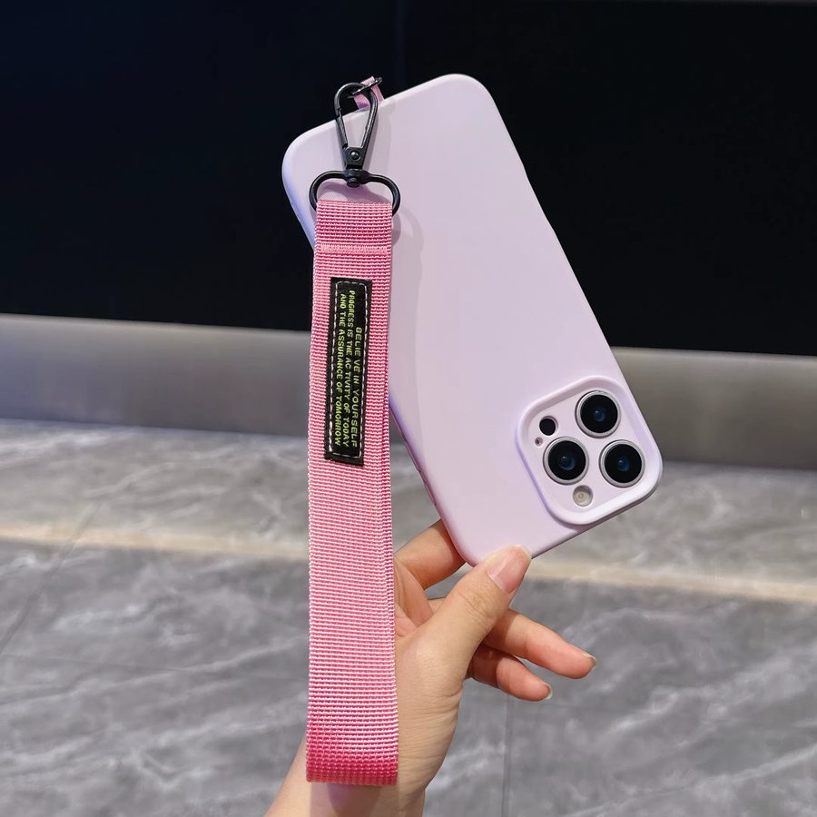 Modisches Handy-Lanyard als kurzes Handgelenksband in Pink mit Anti-Verlust-Anhänger und universellem Armband für dein Smartphone, Schlüssel oder Taschen - Bild 2
