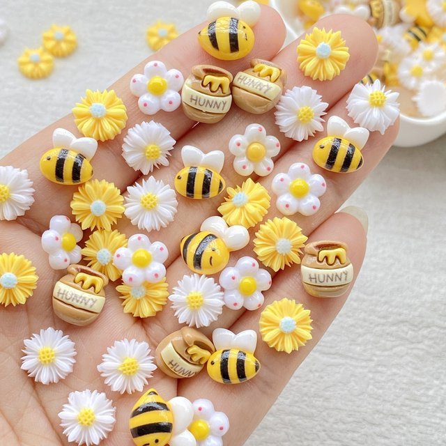 50 Stück Mini-Cartoon-Bienen aus Kunstharz, multicolor - Bild 1