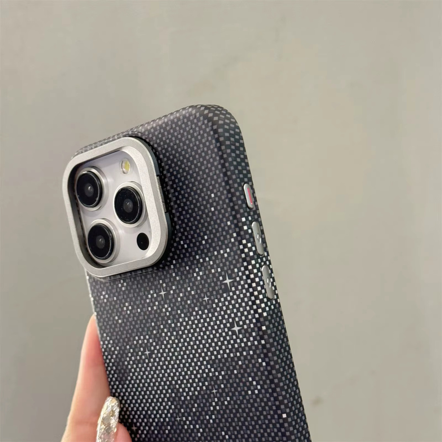 Magnetische Handyhülle von szHAIyu mit Kevlar-Muster und Kohlefaser-Textur für iPhone 13, 14, 15, 16 Pro Max Plus in Schwarz und Rot mit integriertem Ständer und matter Schutzhülle - Bild 2