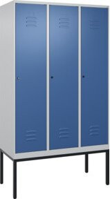 C+P Spind Classic PLUS Garderobenschrank mit 3 Abteilen, Gestell mit Zylinderschloss und 4 Garderobenhaken, H x B x T: 212 x 120 x 50 cm - Bild 1