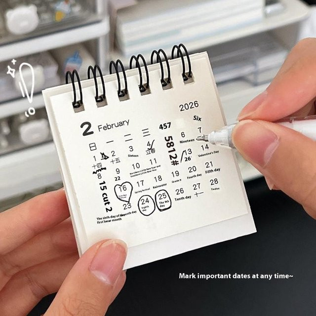 Mini-Cartoon-Kalender 2026 als tragbarer Tagesplaner und Desktop-Dekoration in Weiß - Bild 1