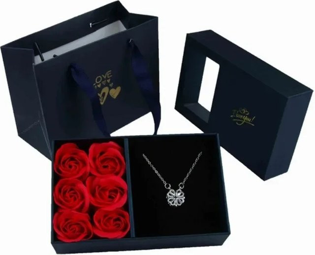 Romantische Schmuckschatulle mit Fensteröffnung und 6 ewigen Rosen in Schwarz inklusive Anhänger, Ring und Armband als Geschenkverpackung - Bild 1