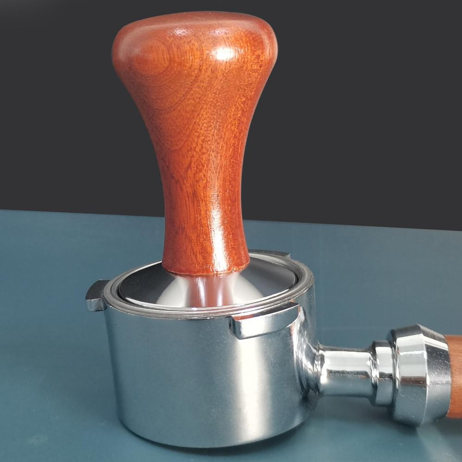 Espresso Tamper aus Aluminium mit Holzgriff in Braun für Siebträger Kaffeemaschinen mit 51mm, 53mm oder 58mm Durchmesser - Bild 4