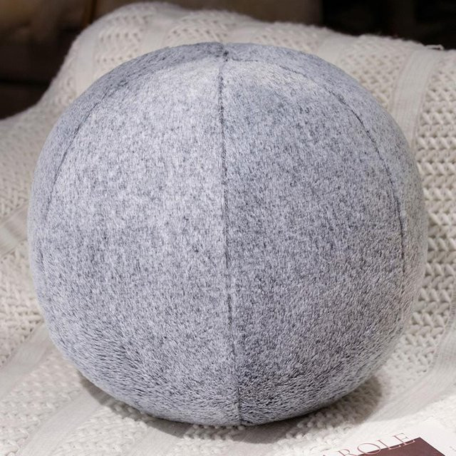Yiran toy Kaninchenfell-Kugel Plüschkissen rund, Durchmesser: 30 cm, Farben: Braun, Grau, Beige, Koralle - Bild 1