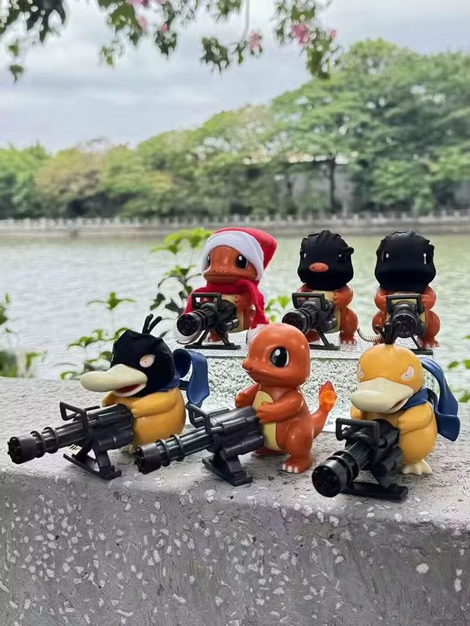 FUNISM Pokemon Anime Figur Psyduck und Charmander in stehender Haltung, gelbe Sammelfigur für Kinder - Bild 3