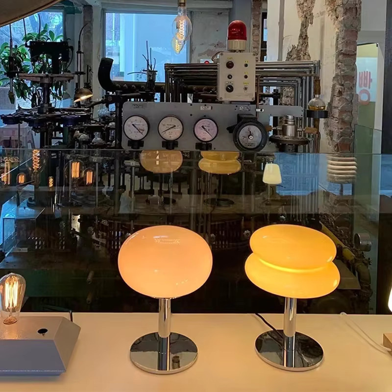 Lyfs Macaron Nordic LED Tischlampe aus Glas und Metall in Gelb, Weiß und Silber mit warmweißem Licht für Wohnzimmer, Esszimmer und Schlafzimmer - Bild 2