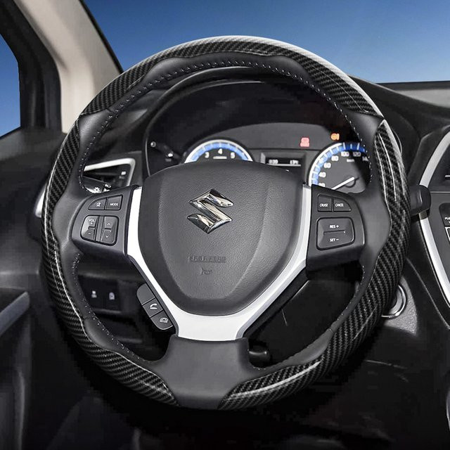 Hocasen Lenkradbezug in Carbonfaser-Textur mit segmentiertem Schnellverschluss-Design, Farbe: Schwarz, passend für Suzuki Wagon R, Swift, Ertiga, Brezza, Baleno, Fronx, Dzire, Spacia, Alto, Eeco, Hustler, Grand Vitara, S-Cross und Ignis - Bild 1