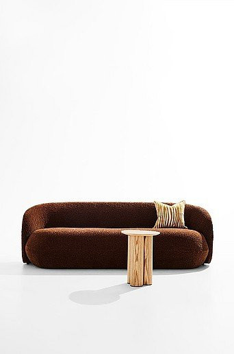 Bloom Sofa 3-Sitzer Pastill in Braun mit Bouclé-Stoff und passenden Kissen - Bild 1