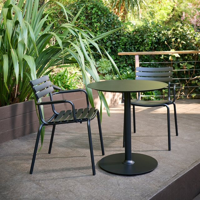 Houe Gartenmöbel Set ALUA in Schwarz bestehend aus 2 Gartenstühlen und dem PICO Bistrotisch mit einem Durchmesser von 64 cm - Bild 1