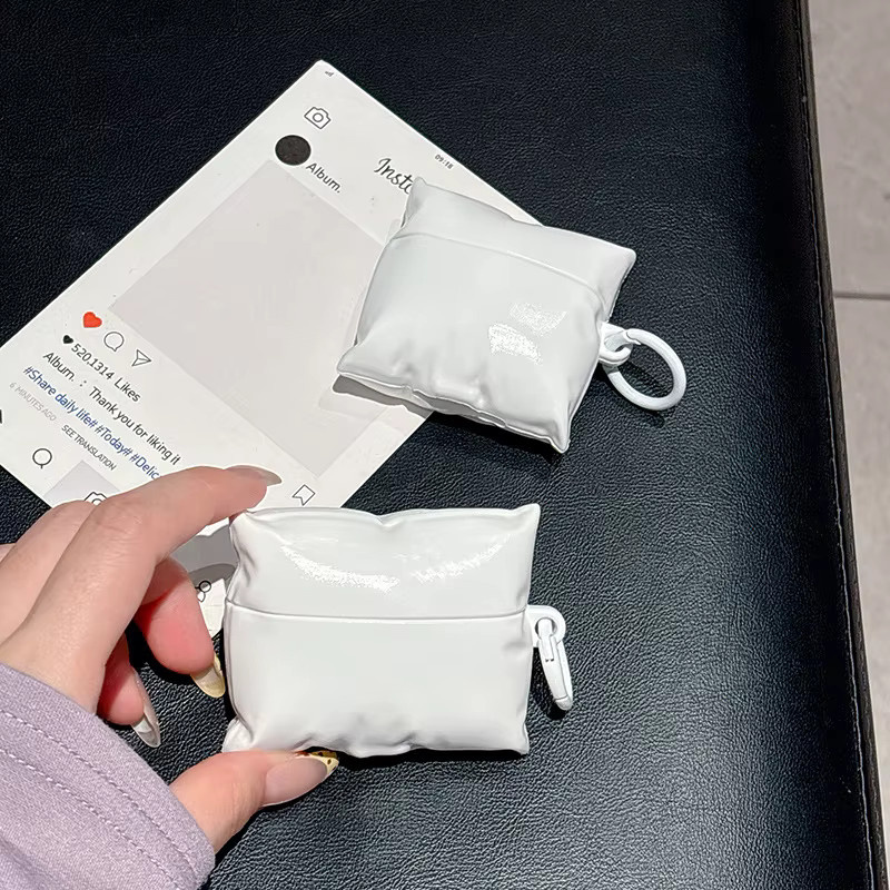 Creative Fun Stereoskopisches Kissen Silikon-Haken-Hülle für AirPods 1 2 3 4 Pro 2 Pro 3 in Weiß - Bild 2