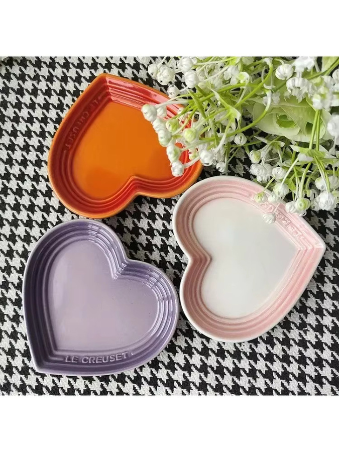 Le Creuset Keramik-Katzenschüssel Herzförmig in Pink, Anti-Erbrechen Design, Durchmesser: 12 cm - Bild 6