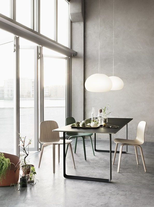 Muuto Visu Stuhl mit Holzgestell in Braun aus Eichen- oder Eschenfurnier - Bild 2