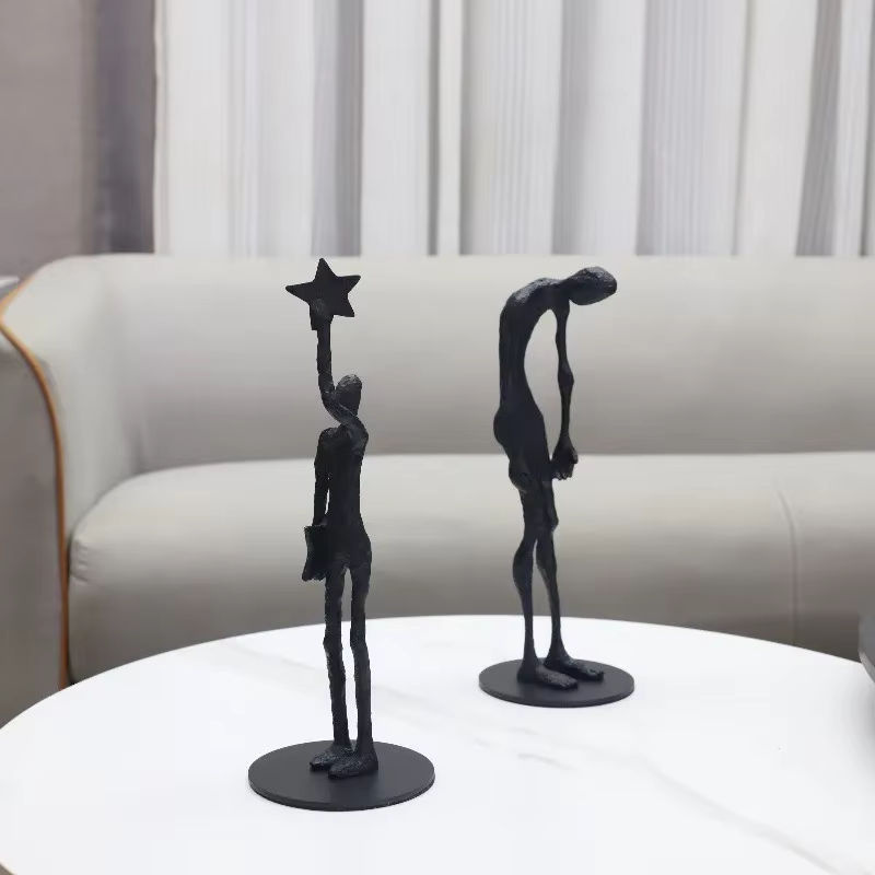 LISM Abstrakte Kunstfigur aus Metallguss in Schwarz als moderne Dekoration für deinen Schreibtisch - Bild 2